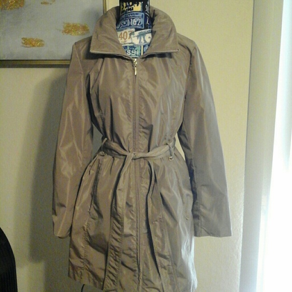 Ellen Tracy Jackets & Blazers - FLASH SALE Great Ellen Tracy Raincoat